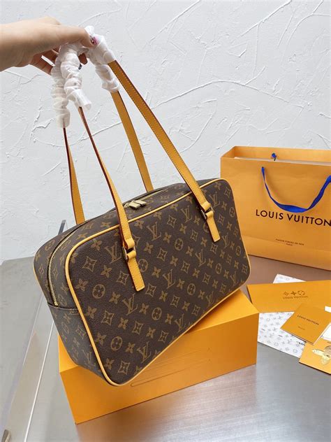 borsa louis vuitton rettangolare|portafogli louis vuitton.